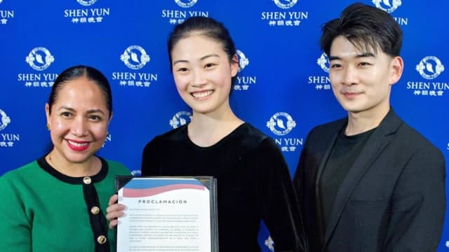 Senadora de México entrega reconocimiento a Shen Yun y destaca que difunda la bondad a través del arte