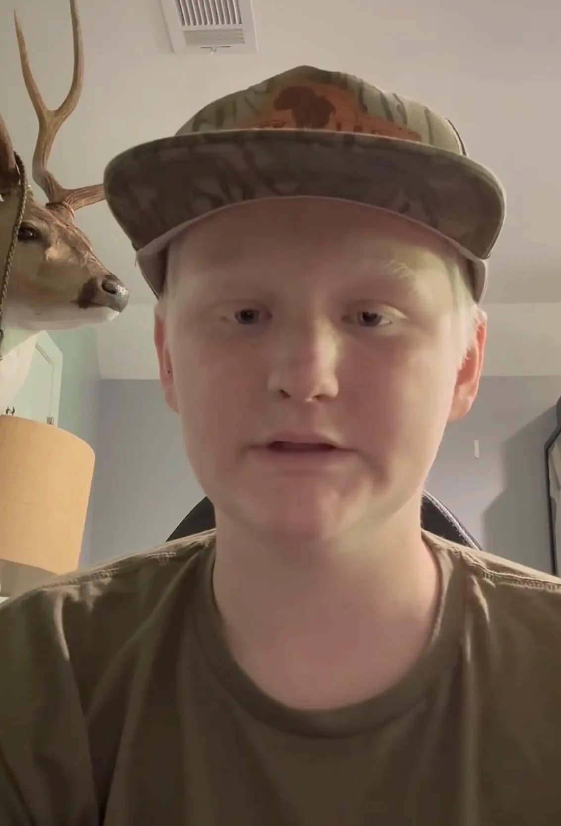 <em>Will Roberts, de 15 años y originario de Alabama, comenzó su tratamiento contra el osteosarcoma en Sarcoma Oncology en Santa Mónica, California, el 5 de mayo de 2026. (Brittney Roberts/Facebook/Captura de pantalla vía The Epoch Times).</em>