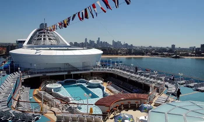 Imagen de archivo del crucero Star Princess, que tiene más del doble de tamaño que el Titanic. Tiene 18 pisos de altura y puede transportar a unos 3800 pasajeros. (Ryan Pierse/Getty Images).