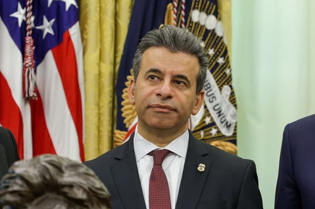 Comisionado de la Administración de Alimentos y Medicamentos (FDA), Marty Makary, en el Despacho Oval de la Casa Blanca el 23 de abril de 2026 en Washington, DC. (Alex Wong/Getty Images)

