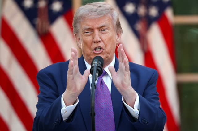 El presidente de Estados Unidos, Donald Trump, pronunció un discurso en una cena del "Club del Jardín de las Rosas" con motivo de la Semana Nacional de la Policía, celebrada el 11 de mayo de 2026 en Washington, D.C.  (Kevin Dietsch/Getty Images).
