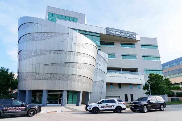 El Centro Global Davis en el campus del Centro Médico de la Universidad de Nebraska, que alberga la Unidad Nacional de Cuarentena, en Omaha, Nebraska, el 11 de mayo de 2026. (Dylan Widger/Getty Images).