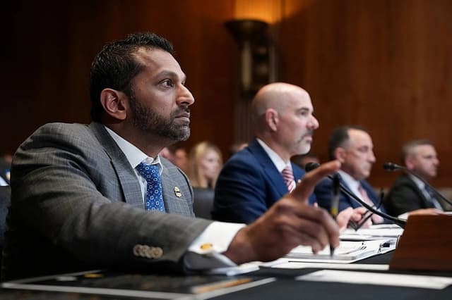 (De izquierda a derecha) El director del FBI, Kash Patel; el administrador de la Administración para el Control de Drogas (DEA), el director del Servicio de Alguaciles de EE. UU., Gadyaces Serralta, y el director de la Oficina de Alcohol, Tabaco, Armas de Fuego y Explosivos (ATF), Rob Cekada, testifican durante una audiencia de la Subcomisión de Comercio, Justicia, Ciencia y Agencias Relacionadas de la Comisión de Asignaciones del Senado, celebrada en el Edificio Dirksen de Oficinas del Senado, en el Capitolio, el 12 de mayo de 2026 en Washington, D.C. (Foto de Andrew Harnik/Getty Images)
