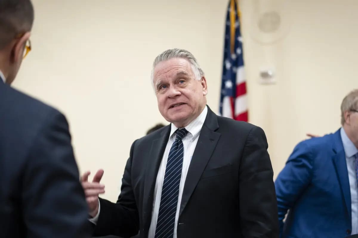 El representante Chris Smith (RNJ), copresidente de la Comisión Ejecutiva del Congreso sobre China, durante una audiencia en el Capitolio en Washington el 14 de mayo de 2026. ( Madalina Kilroy/The Epoch Times)