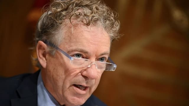 Senadores advierten a director de la CIA que no tome represalias contra denunciante