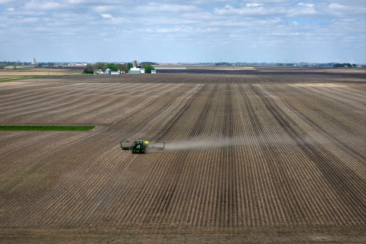 Un campo agrícola cerca de West Bend, Iowa, el 6 de mayo de 2026. (Scott Olson/Getty Images)
