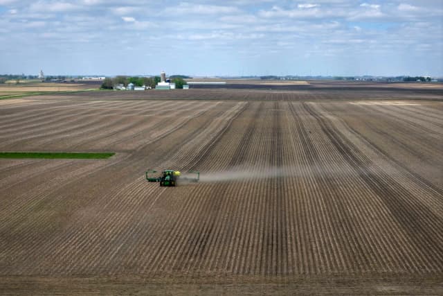 Un campo agrícola cerca de West Bend, Iowa, el 6 de mayo de 2026. (Scott Olson/Getty Images)
