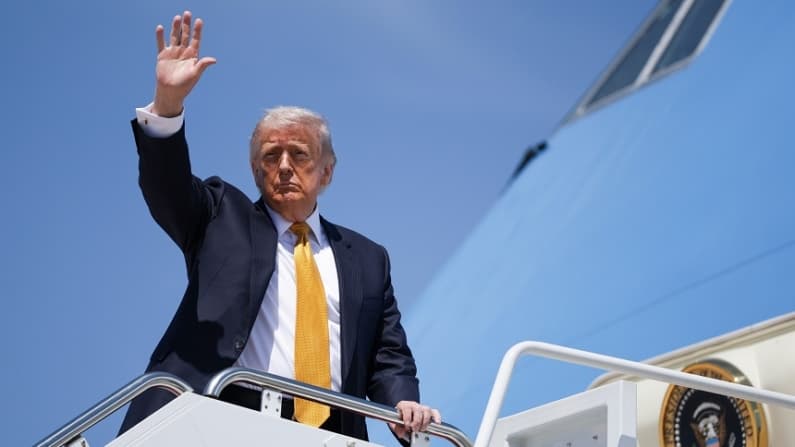 Trump retira demanda de 10,000 millones de dólares contra el IRS