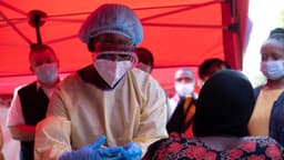 Estados Unidos impone restricciones de viaje debido a brote de ébola
