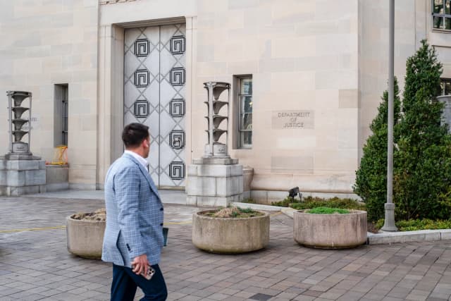 El edificio del Departamento de Justicia en Washington el 11 de marzo de 2026. (Madalina Kilroy/The Epoch Times)