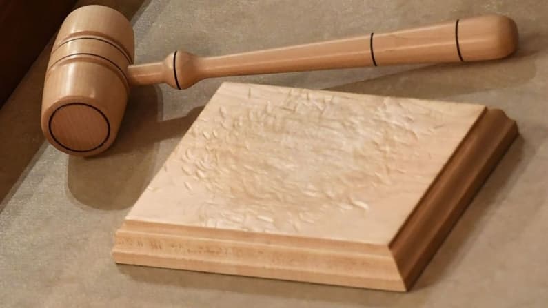 Condenan a 35 años de prisión a la "mamá de las fiestas" por suministrar alcohol a menores