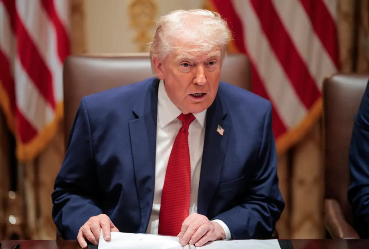 Estados Unidos El presidente Donald Trump habla durante una reunión del Gabinete en la Sala del Gabinete de la Casa Blanca el 26 de marzo de 2026. (Chip Somodevilla/Getty Images)