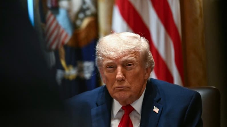 Trump dice que Irán aún quiere llegar a un acuerdo mientras EE. UU. ataca nuevos objetivos