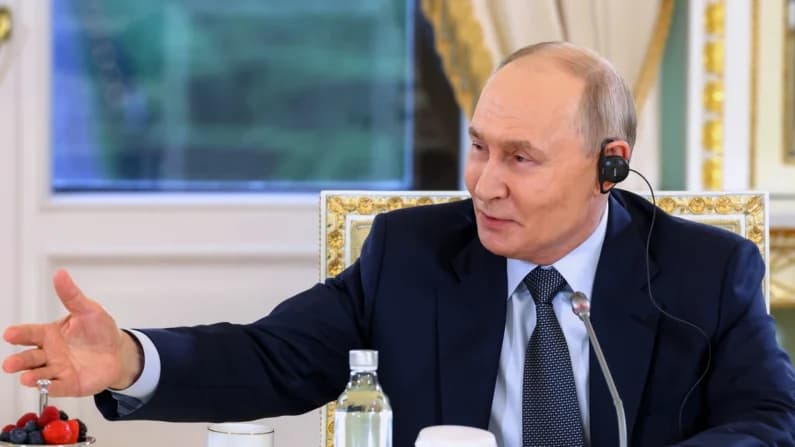 Putin dice que "no tiene sentido" reunirse con Zelenski