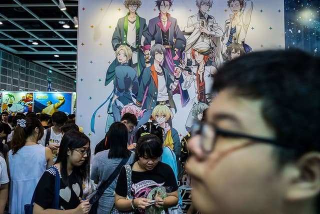 Varios asistentes visitan la feria anual Ani-Com en Hong Kong el 30 de julio de 2016. (Lam Yik Fei/Getty Images)
