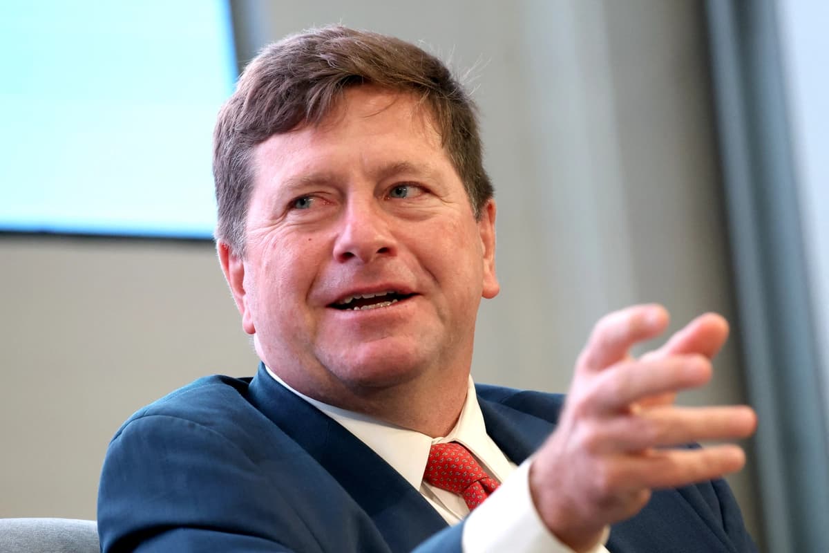 Trump dice que nominará a Jay Clayton como Director de Inteligencia Nacional