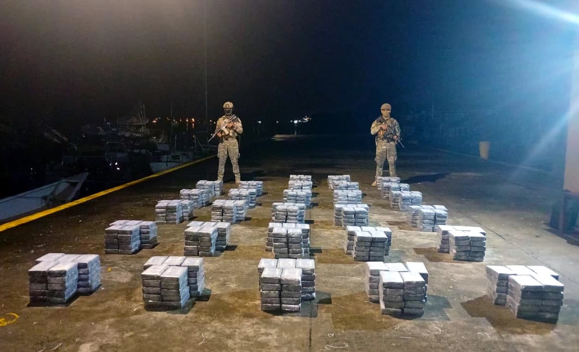 Incautadas más de 2 toneladas de cocaína y 11 traficantes detenidos en operaciones marítimas