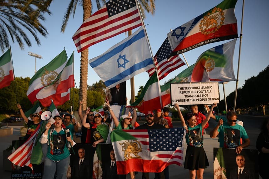Se registran protestas en Los Ángeles ante llegada de la selección de Irán