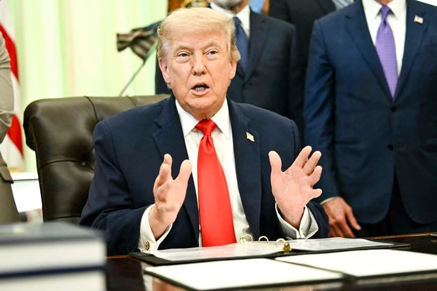 El presidente Donald Trump habla antes de firmar una proclamación en el Despacho Oval de la Casa Blanca el 11 de junio de 2026. (Kent Nishimura/AFP vía Getty Images)
