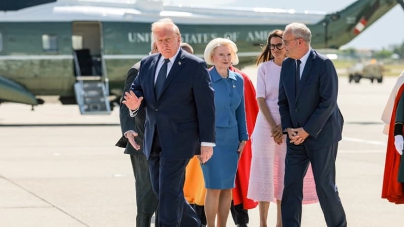 Trump llega a Francia para asistir a la cumbre del G7