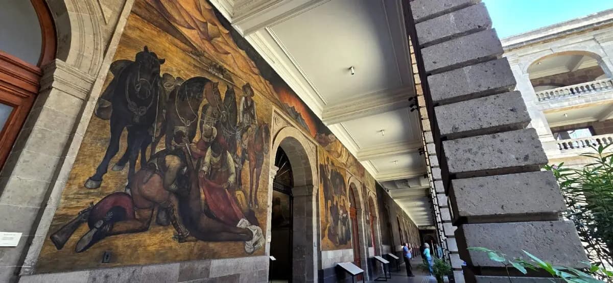 Los murales de Diego Rivera adornan la sede central de la Secretaría de Educación Pública en la Ciudad de México. (Foto cortesía de Jim Farber)