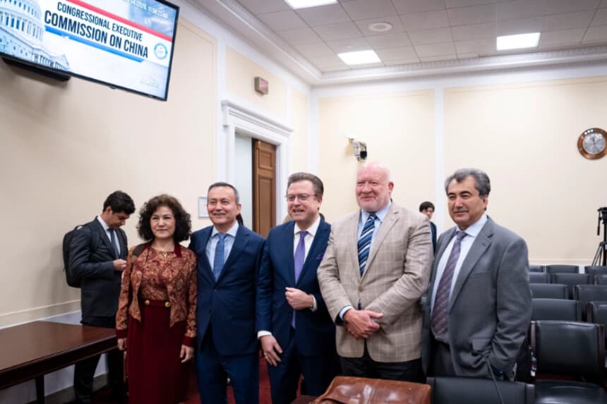 Comisión Ejecutiva del Congreso sobre China durante una audiencia titulada "Un mercado construido sobre víctimas: cómo detener el tráfico ilegal de órganos en China y más allá", en el Capitolio en Washington el 14 de mayo de 2026. (Madalina Kilroy/The Epoch Times).