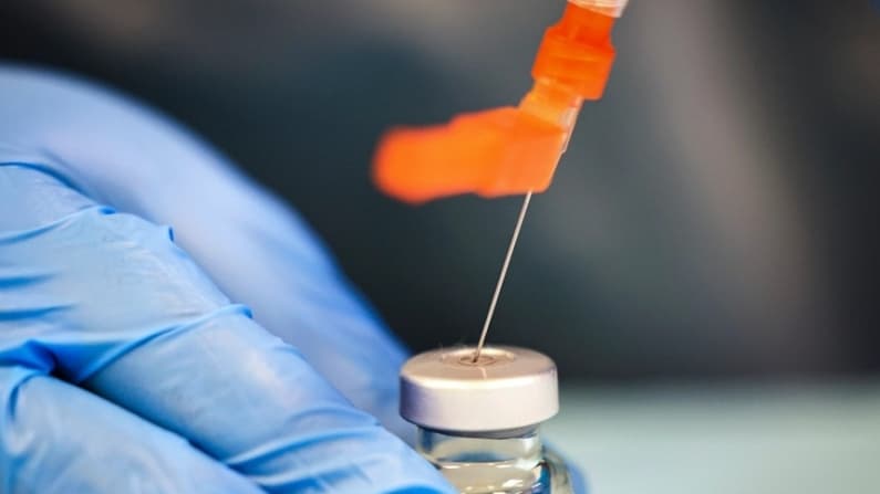 Asesores de la FDA recomiendan aprobar la primera vacuna de ARNm contra la influenza