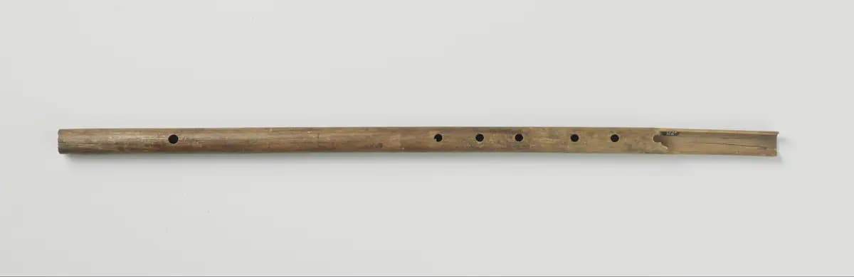 Flauta transversal, circa 1590–1596. Madera; 25 1/4 pulgadas por 7/8 pulgadas. Rijksmuseum, Ámsterdam. Dominio público