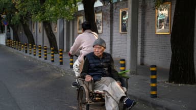 La población de China envejece más rápido que el alza de su riqueza, revela estudio