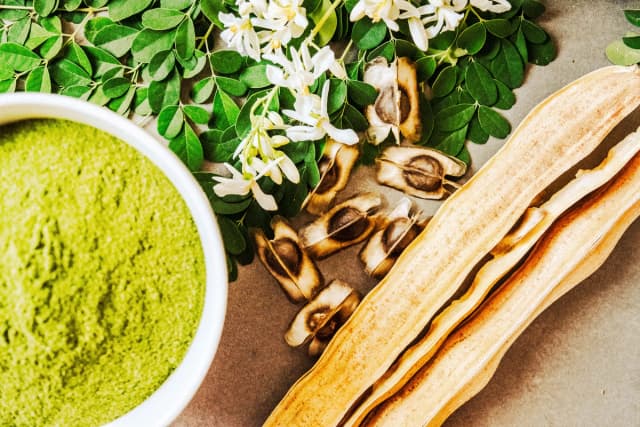 Moringa: superalimento ancestral que nutre el cerebro y fortalece la inmunidad. (Red Confidential/Shutterstock).