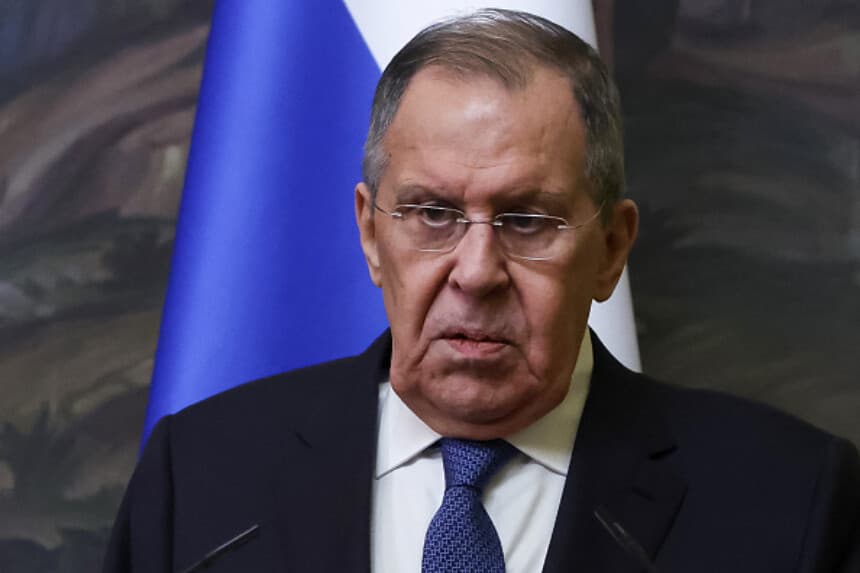 El canciller Serguéi Lavrov, asiste a una rueda de prensa conjunta con el ministro de Asuntos Exteriores de Madagascar tras sus conversaciones en Moscú el 19 de junio de 2026. (SERGEI ILNITSKY / POOL / AFP vía Getty Images).