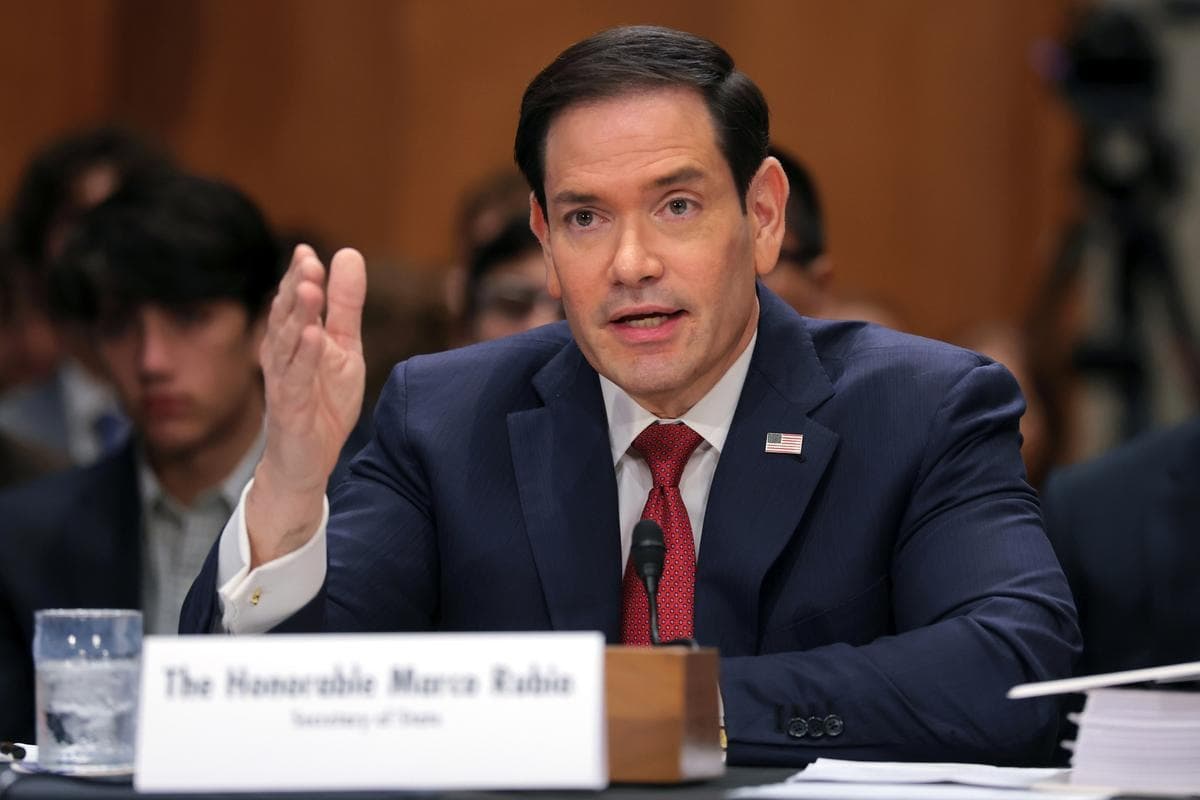 El secretario de Estado de EE. UU., Marco Rubio, testifica durante una audiencia del Comité de Relaciones Exteriores del Senado en el Edificio Dirksen de Oficinas del Senado, en Washington, el 2 de junio de 2026. (Anna Moneymaker/Getty Images)