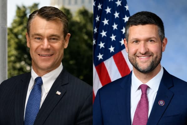 (Izquierda) El senador Todd Young (R-Ind. ) y (derecha) el diputado Pat Ryan (D-N.Y.) enviaron declaraciones a Minghui.org reafirmando su apoyo a la libertad de creencias de los practicantes de Falun Gong. (Dominio público)