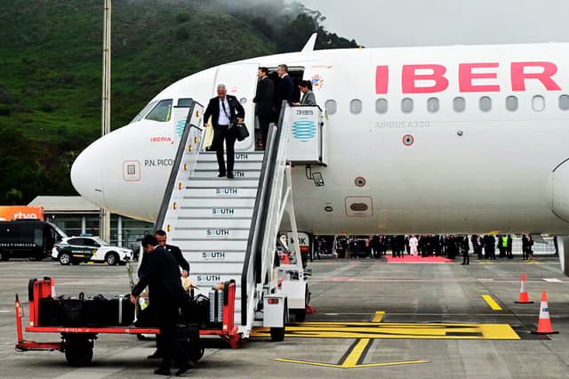 Aeropuerto Internacional de Los Rodeos, en la isla canaria de Tenerife, el 12 de junio de 2026. (Stefano RELLANDINI / AFP vía Getty Images)