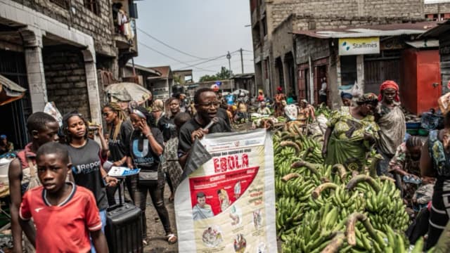 El brote de ébola en África sigue expandiéndose, según la OMS, con más de 500 fallecidos