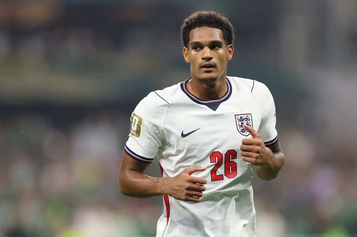 Jarell Quansah, de Inglaterra, durante el partido de Inglaterra contra México, en la Ciudad de México el 5 de julio de 2026. (Charlotte Wilson/Getty Images)
