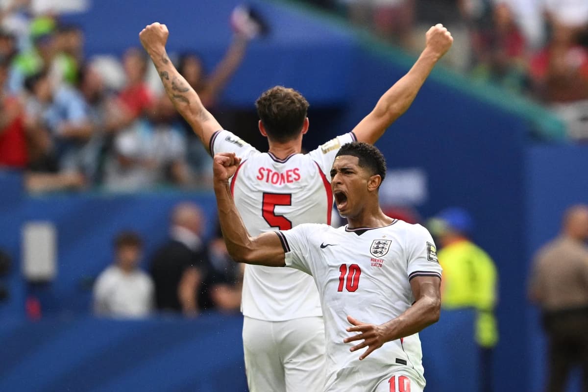 El centrocampista inglés n.º 10, Jude Bellingham, celebra el primer gol de su equipo durante el partido de cuartos de final del Mundial de 2026 entre Noruega e Inglaterra, disputado en el Miami Stadium de Miami Gardens el 11 de julio de 2026. (Mauro Pimentel / AFP vía Getty Images)