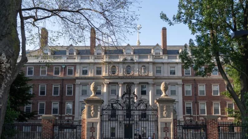 DOJ investiga a Harvard por ayuda financiera a fuentes relacionadas con China