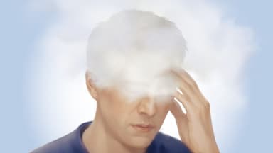 ¿Sientes la mente lenta? Estas son las causas de la llamada niebla mental