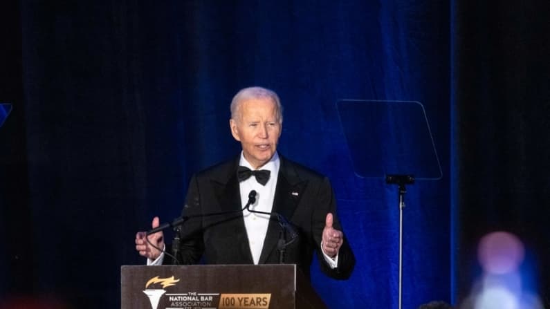 Publican grabaciones de audio de Biden con su "escritor fantasma" tras batalla legal