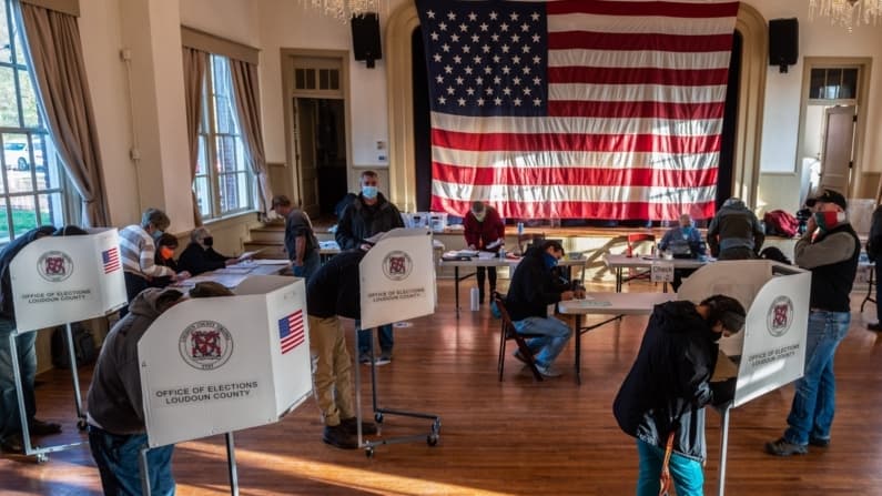 Jefes de inteligencia respaldan afirmación de Trump de que China interfirió en las elecciones de EE. UU.