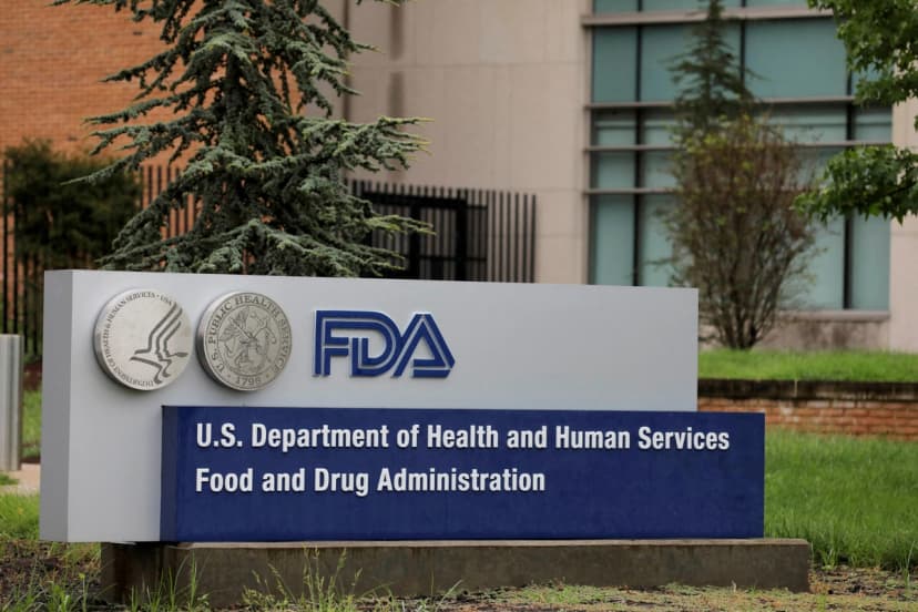 Se observa un letrero en el exterior de la sede de la Administración de Alimentos y Medicamentos (FDA) en White Oak, Maryland, el 29 de agosto de 2020. (Andrew Kelly/Reuters).