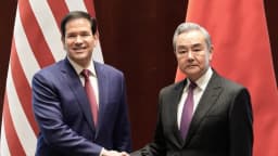 ¿Por qué el máximo diplomático chino evitó el tema de la injerencia electoral con Rubio?