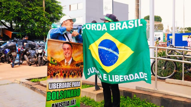Bolsonaro solicita permiso para recibir a sus hijos durante el Día del Padre