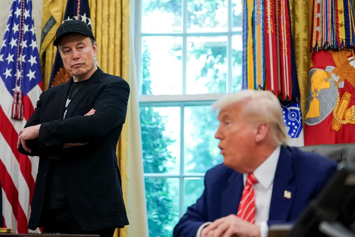 El presidente Donald Trump y Elon Musk asisten a una conferencia de prensa en el Despacho Oval de la Casa Blanca, en Washington, D.C., el 30 de mayo de 2025. (Nathan Howard/Foto de archivo/Reuters).