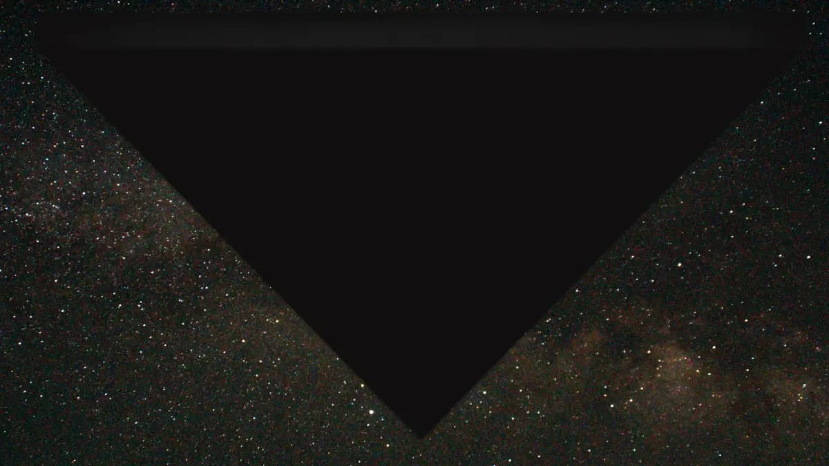 Un militar estadounidense informó haber visto una nave con forma de triángulo oscurecer las estrellas sobre la base aérea de Bagram en Afganistán en 2002. (Departamento de Guerra de EE. UU.)