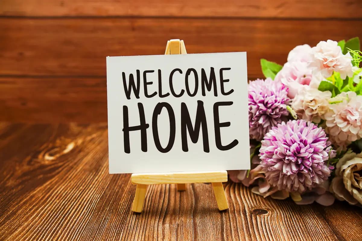 Proporcionar vivienda a las sobrevivientes de la trata de personas tiene un impacto que perdura a lo largo de generaciones, afirma Ked Frank, fundadora de Safe Places for Women. (Shutterstock).