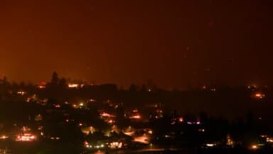 "Era una zona de guerra": los sobrevivientes describen la evacuación tras los incendios forestales en la Columbia Británica