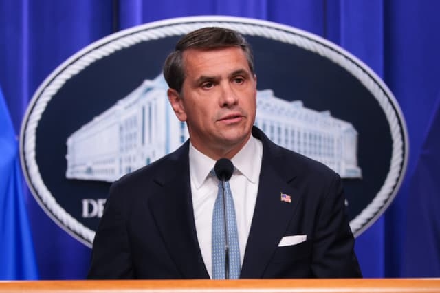 El entonces fiscal general interino de Estados Unidos, Todd Blanche, habla en una conferencia de prensa en Washington el 5 de agosto de 2026. (Anna Moneymaker/Getty Images).