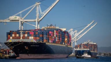 Trump extiende la Ley Jones y permite que barcos extranjeros transporten mercancías entre puertos de EE. UU.